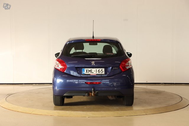 Peugeot 208 6