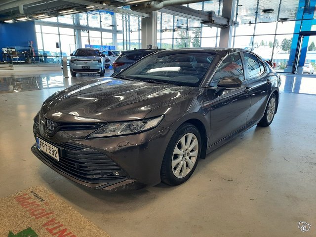 Toyota Camry 3