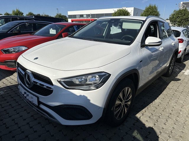 Mercedes-Benz GLA 1