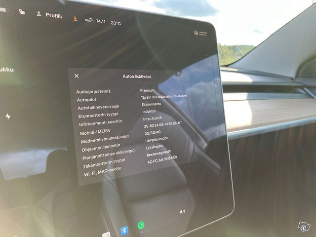 Tesla Model 3 5