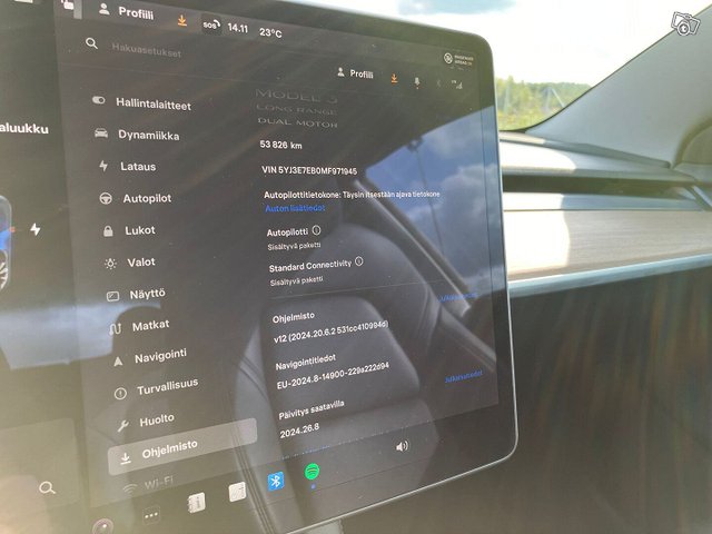 Tesla Model 3 6