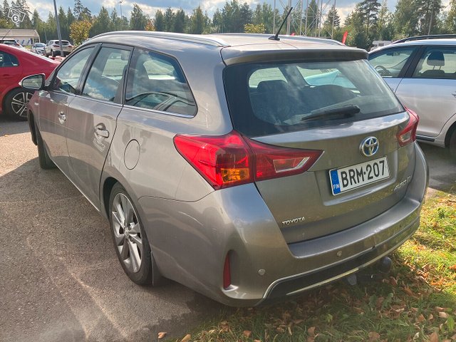 Toyota Auris 4