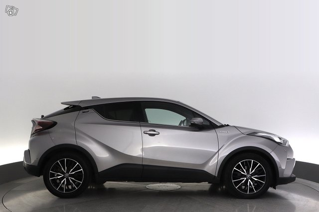 Toyota C-HR 6