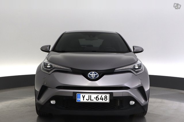 Toyota C-HR 8