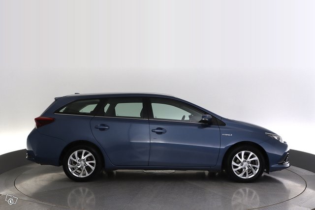 Toyota Auris 6