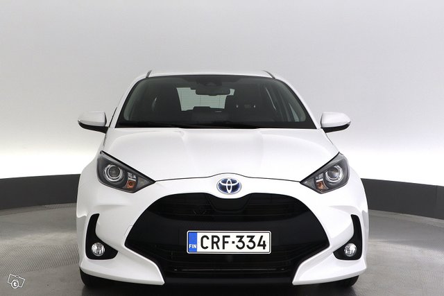 Toyota Yaris 8