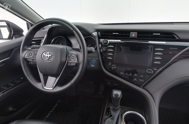 Toyota Camry 13