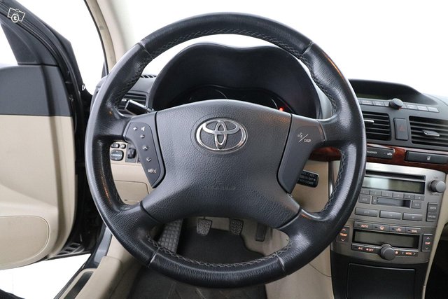 Toyota Avensis 7