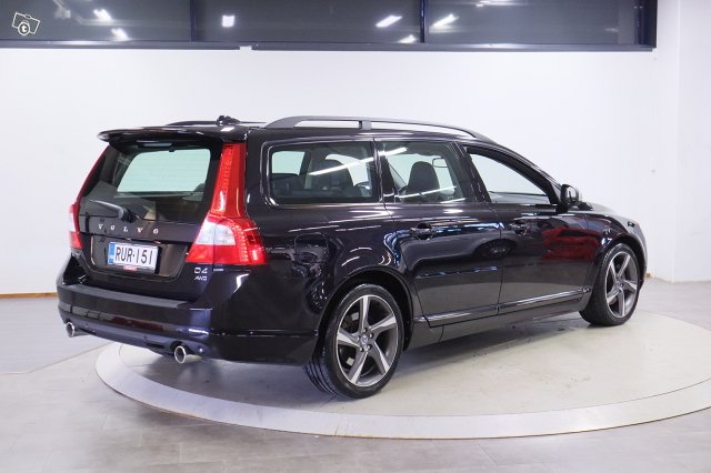 Volvo V70 5