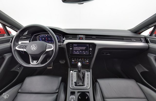 VOLKSWAGEN PASSAT 11