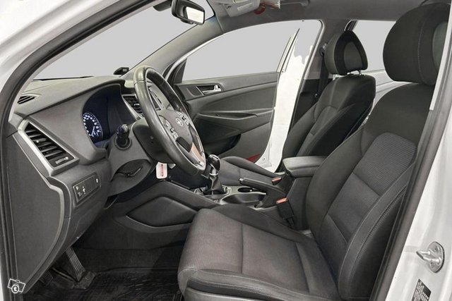 Hyundai Tucson 11