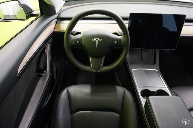 Tesla Model 3 13