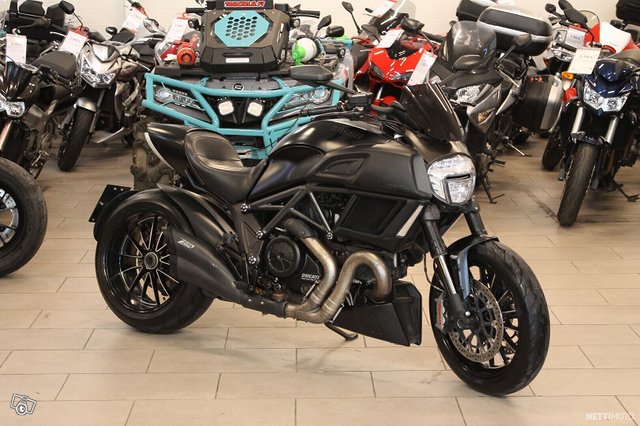 Ducati Diavel 9