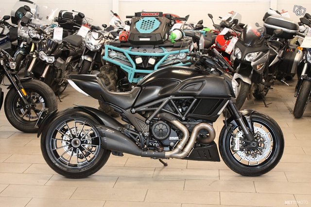 Ducati Diavel 11