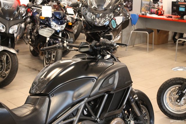 Ducati Diavel 12