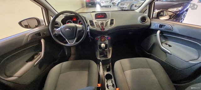 Ford Fiesta 14