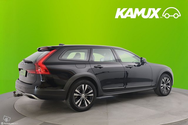 Volvo V90 Cross Country 2