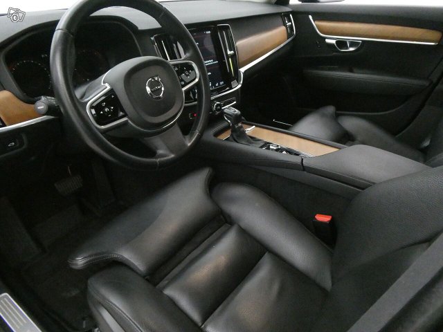 Volvo V90 14