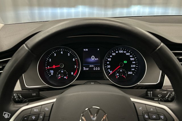 Volkswagen Passat 11