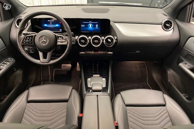 Mercedes-Benz GLA 9