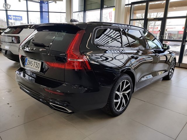 VOLVO V60 2