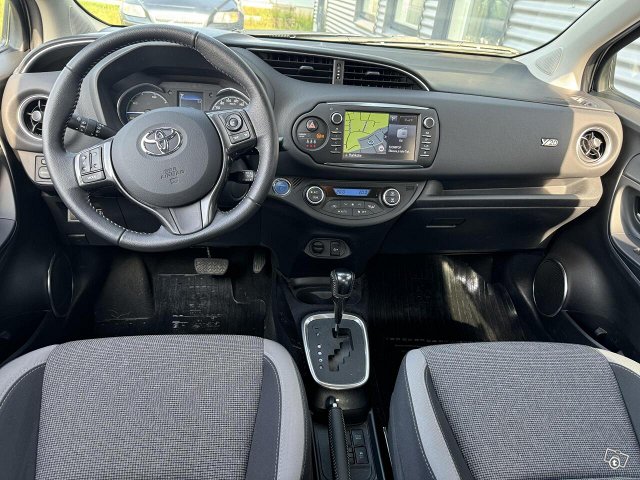 Toyota Yaris 7