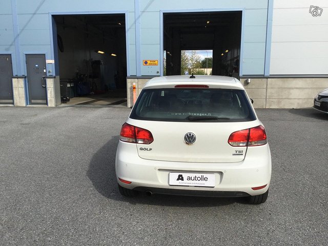 Volkswagen Golf 11