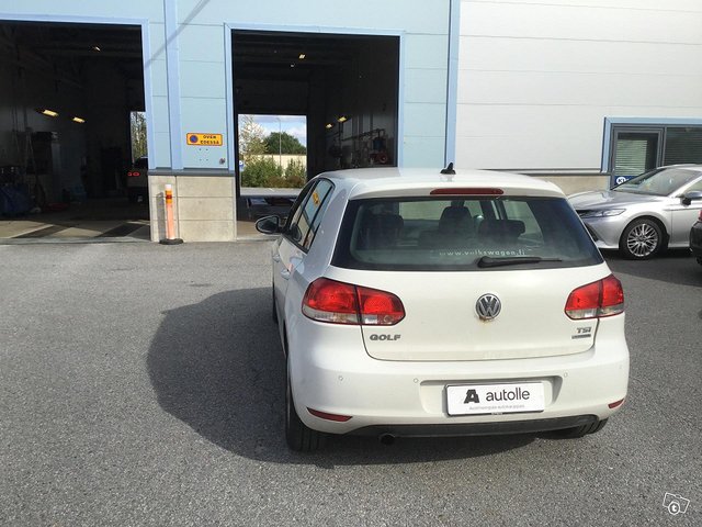 Volkswagen Golf 12