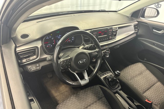 Kia Rio 10