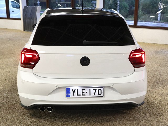 VOLKSWAGEN Polo 6