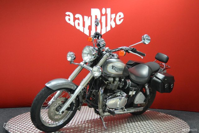 Triumph Bonneville 3