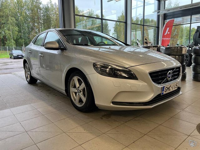 Volvo V40