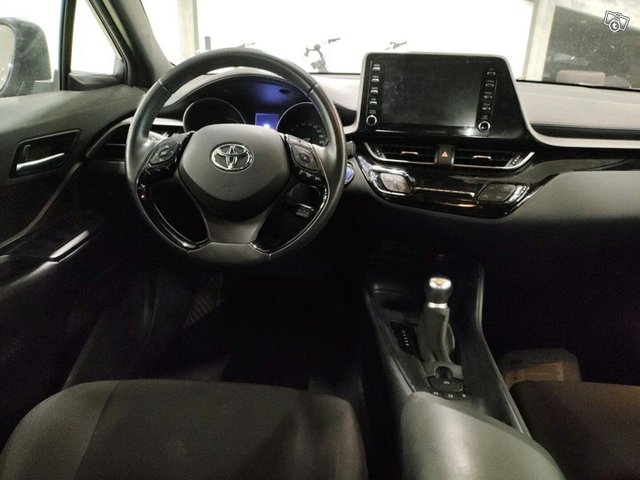 Toyota C-HR 3