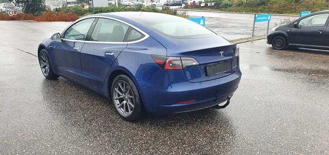 Tesla Model 3 13