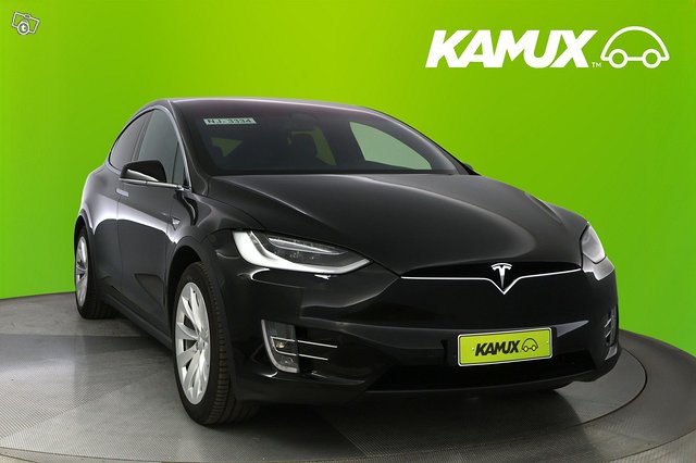 Tesla Model X 8