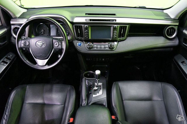 Toyota RAV4 8