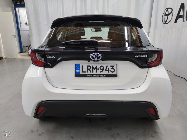 Toyota Yaris 5