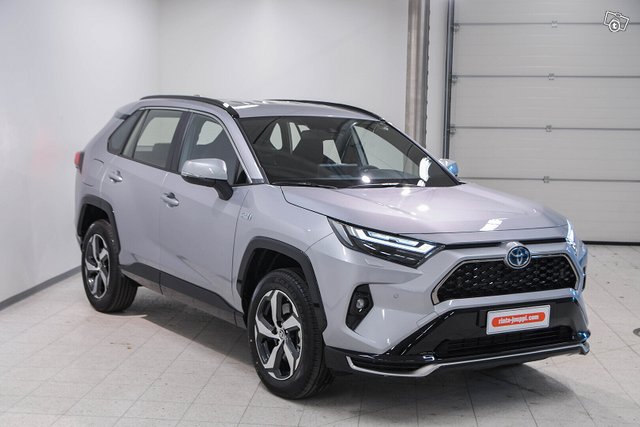 Toyota RAV4 Plug-in 3