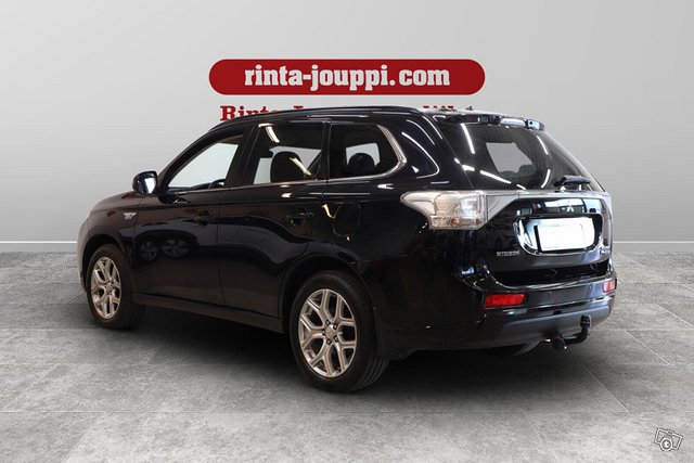 MITSUBISHI OUTLANDER PHEV 7