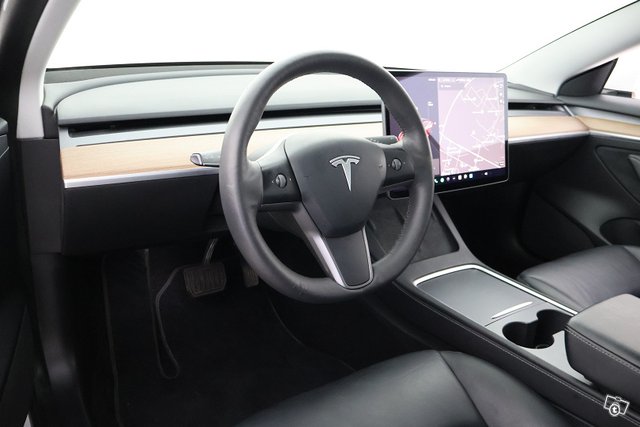 Tesla Model 3 12