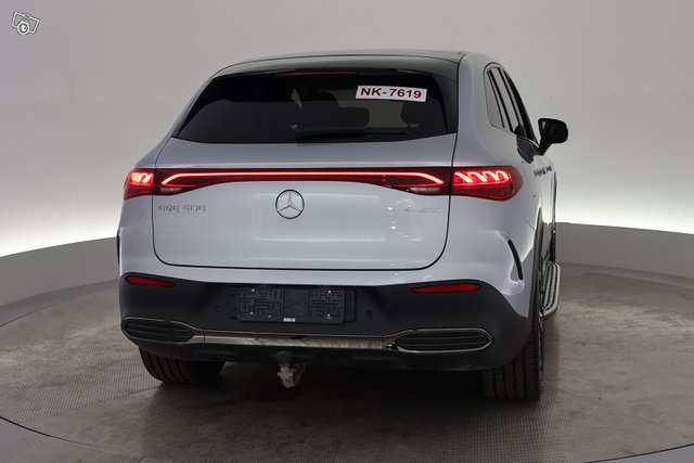 Mercedes-Benz EQE SUV 10