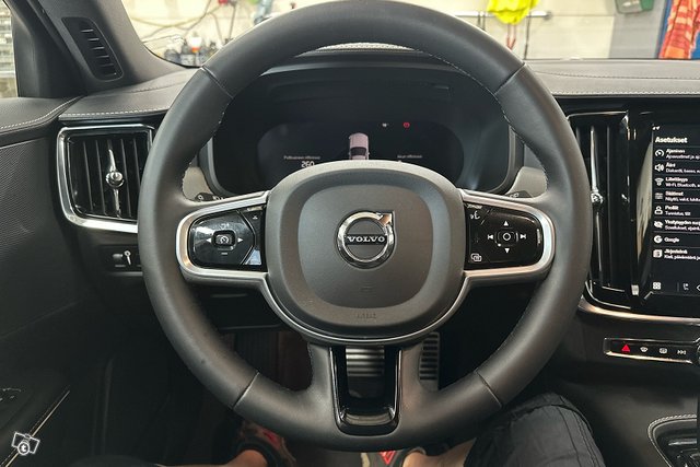 Volvo V90 15