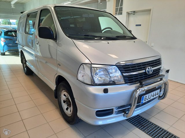 TOYOTA HIACE 5