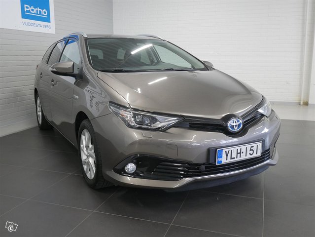 TOYOTA Auris 5