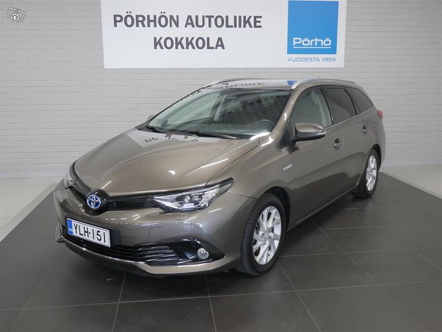 TOYOTA Auris 7