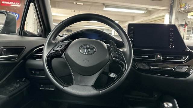 Toyota C-HR 11