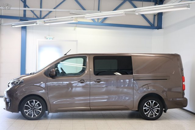 Toyota Proace 8