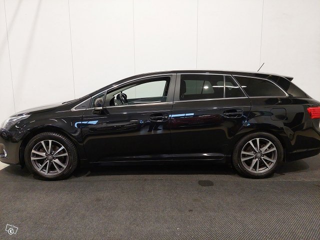 Toyota Avensis 5