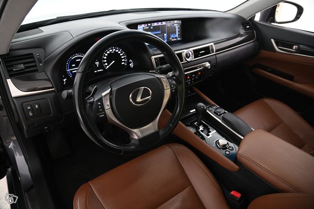 Lexus GS 13