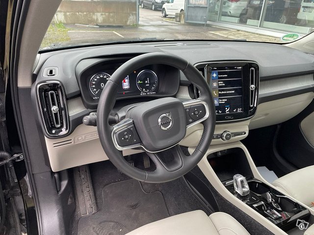 Volvo XC40 6